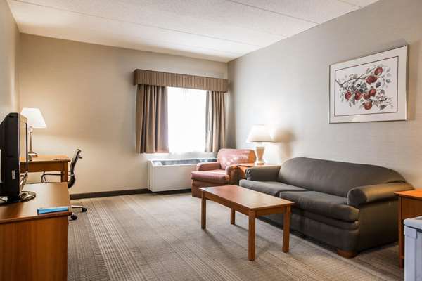 Suite - Comfort Inn White River Junction