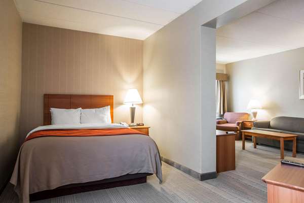 Suite - Comfort Inn White River Junction