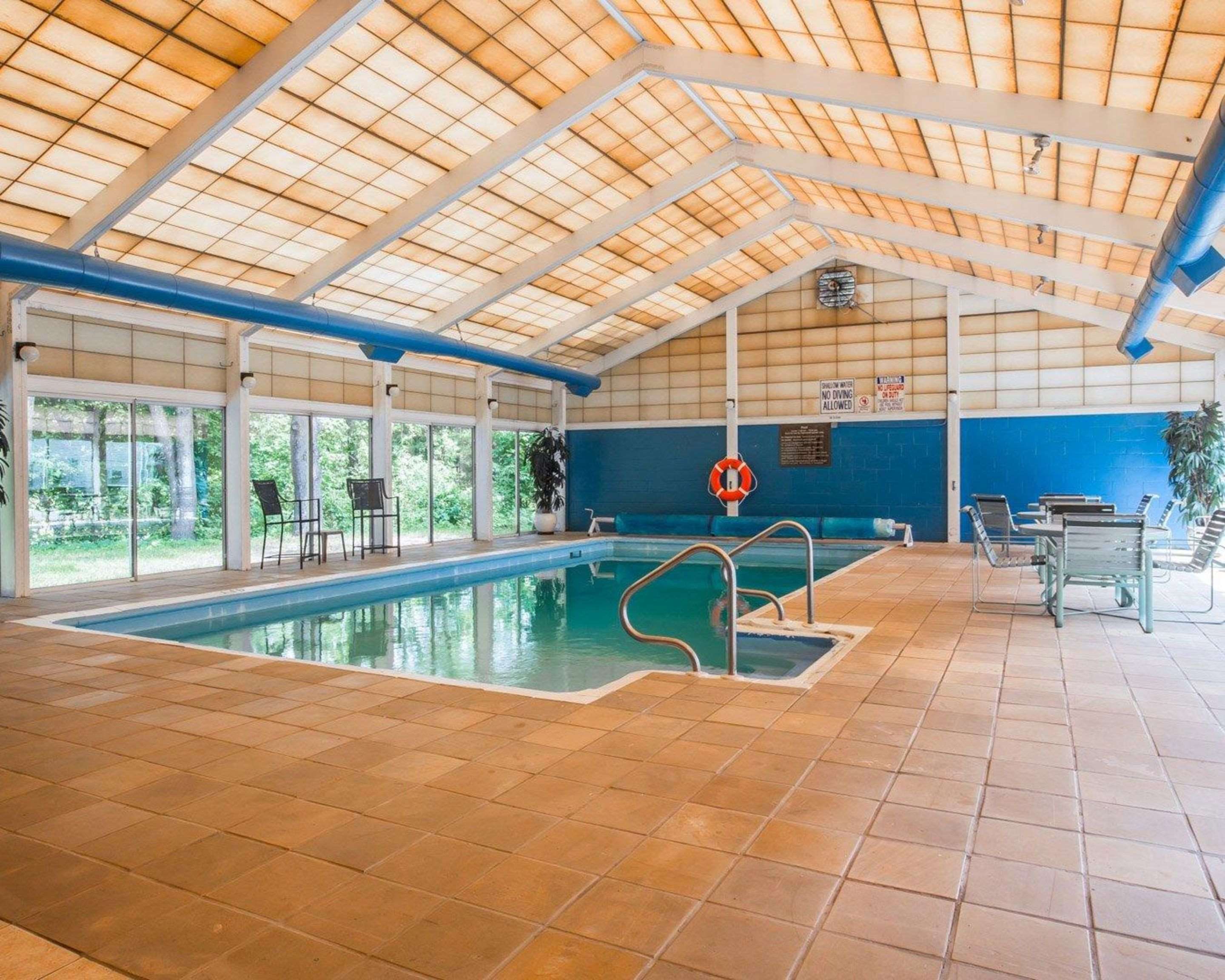 Indoor pool | Quality Inn & Conference Center