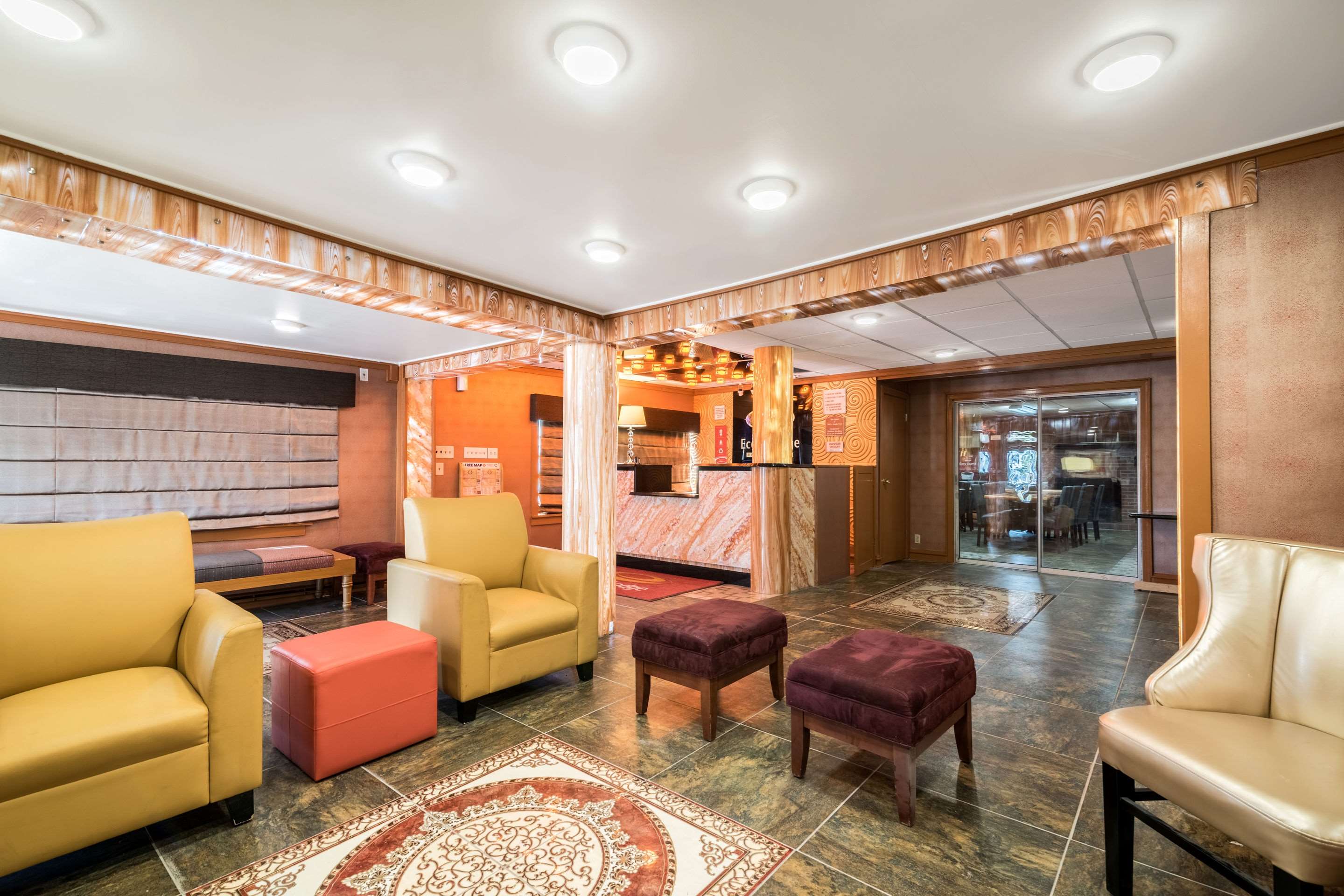Spacious lobby with sitting area | Econo Lodge Rutland City near Hwy 7