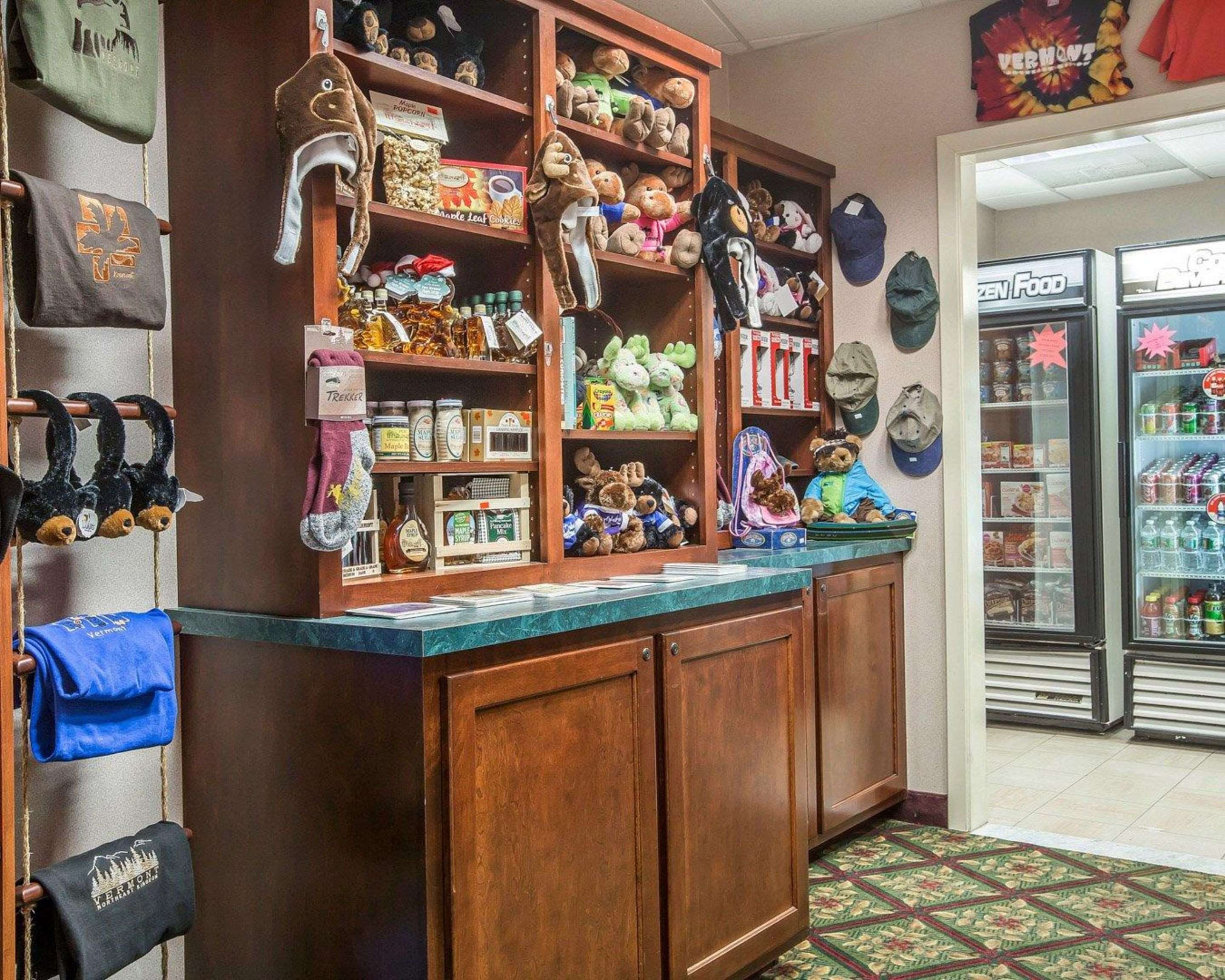 Hotel marketplace | Comfort Inn & Suites Near Burke Mountain