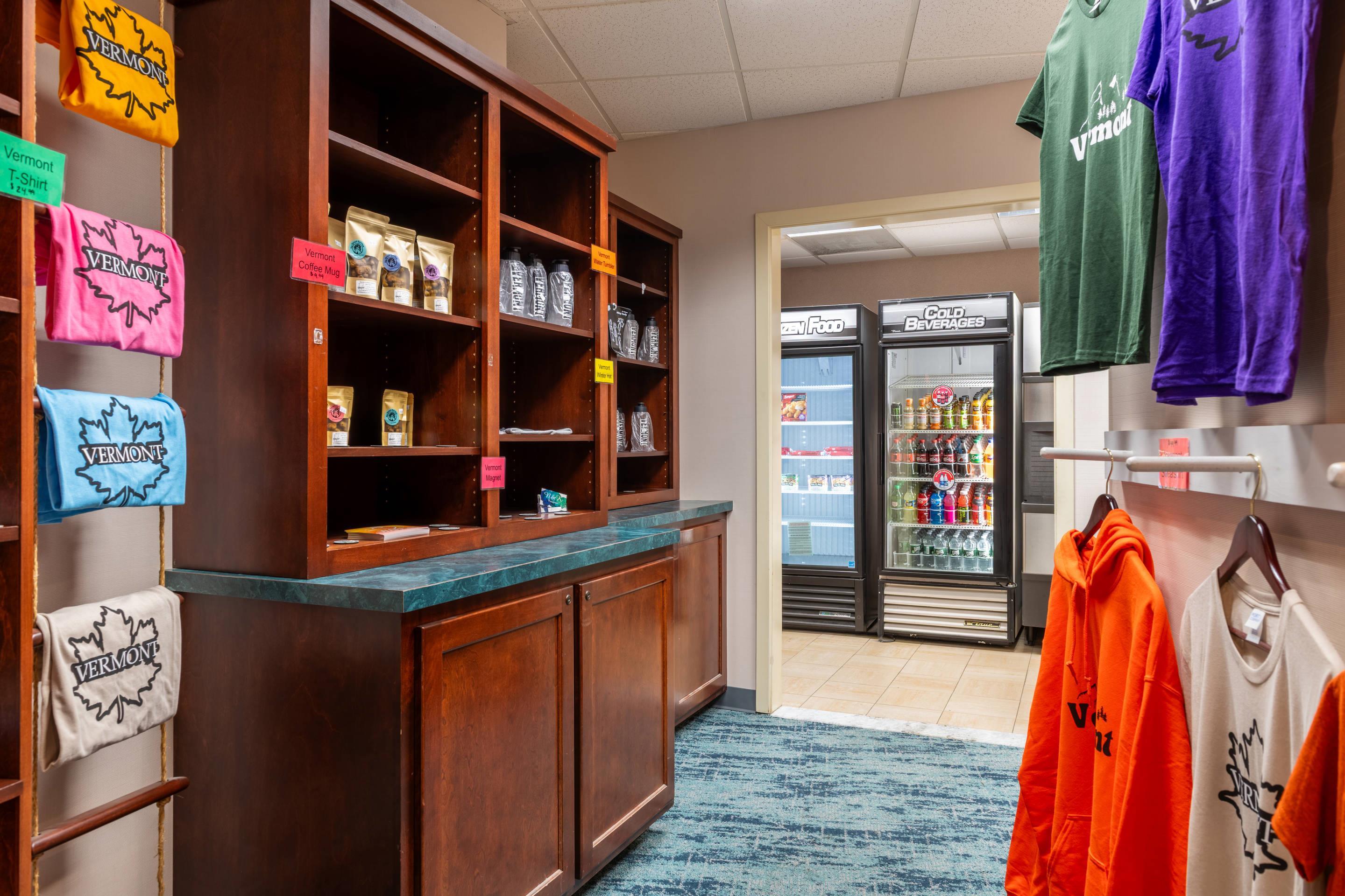 Hotel marketplace | Comfort Inn & Suites Near Burke Mountain
