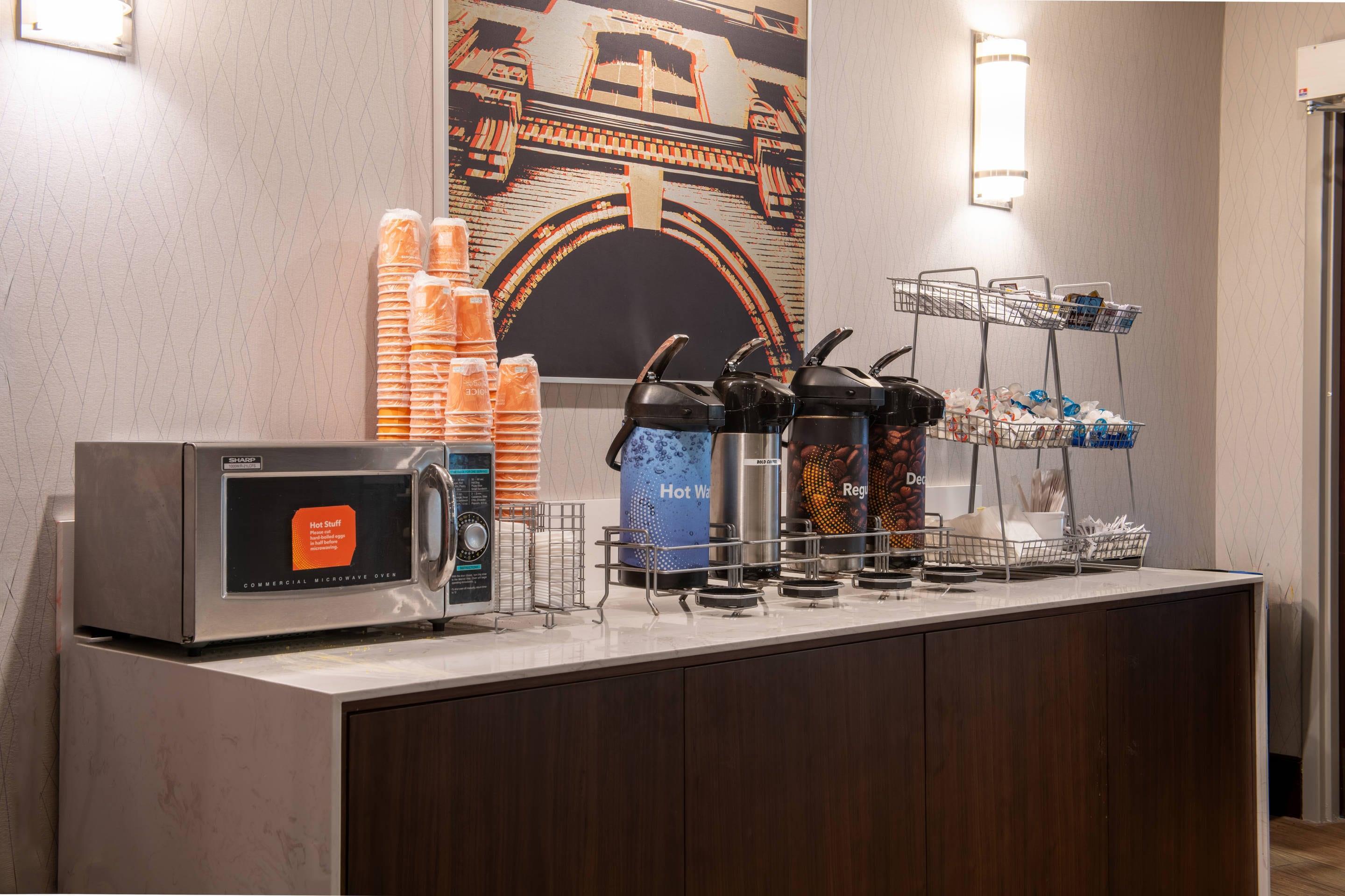 Coffe and tea | Comfort Inn & Suites Near Burke Mountain