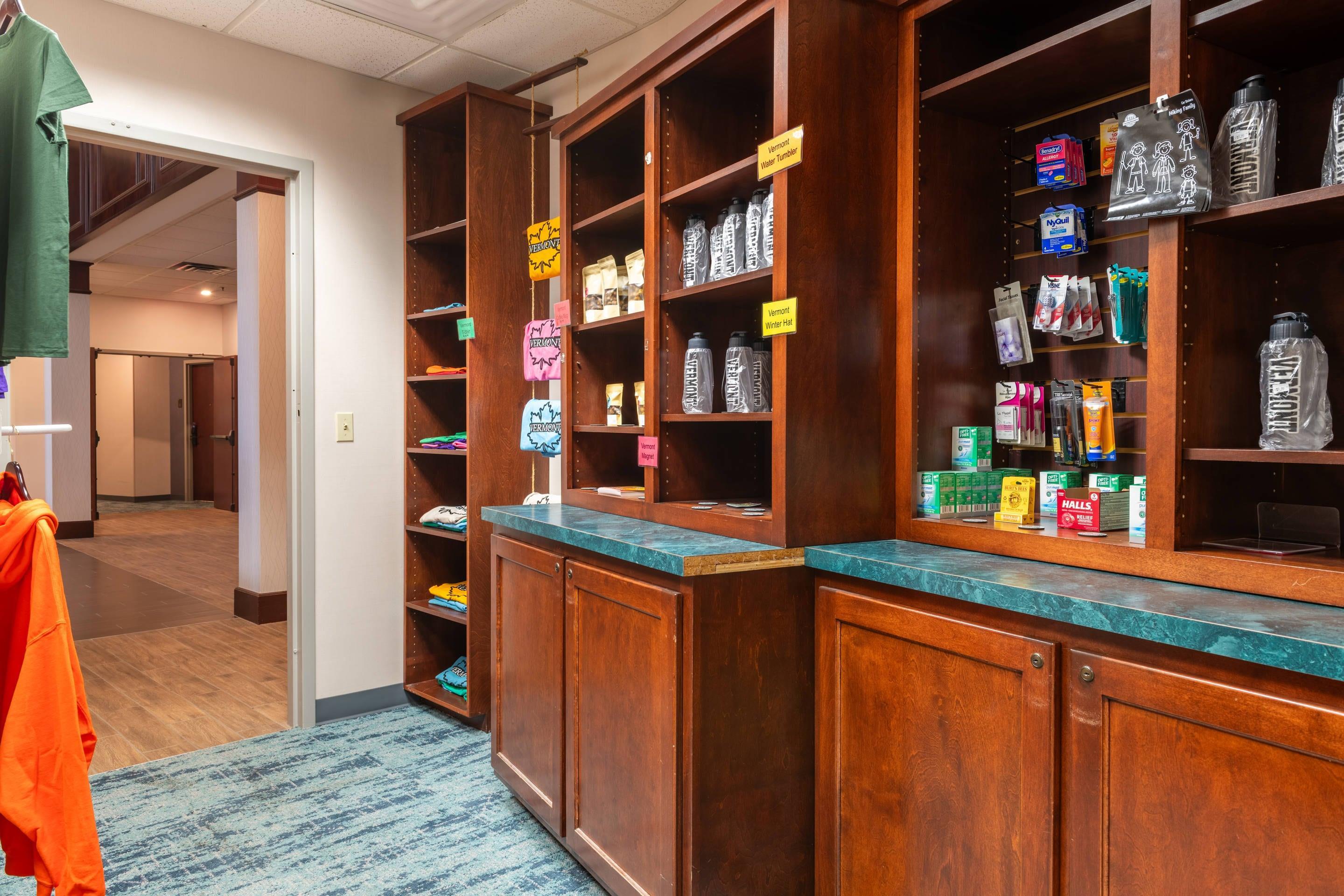 Hotel marketplace | Comfort Inn & Suites Near Burke Mountain