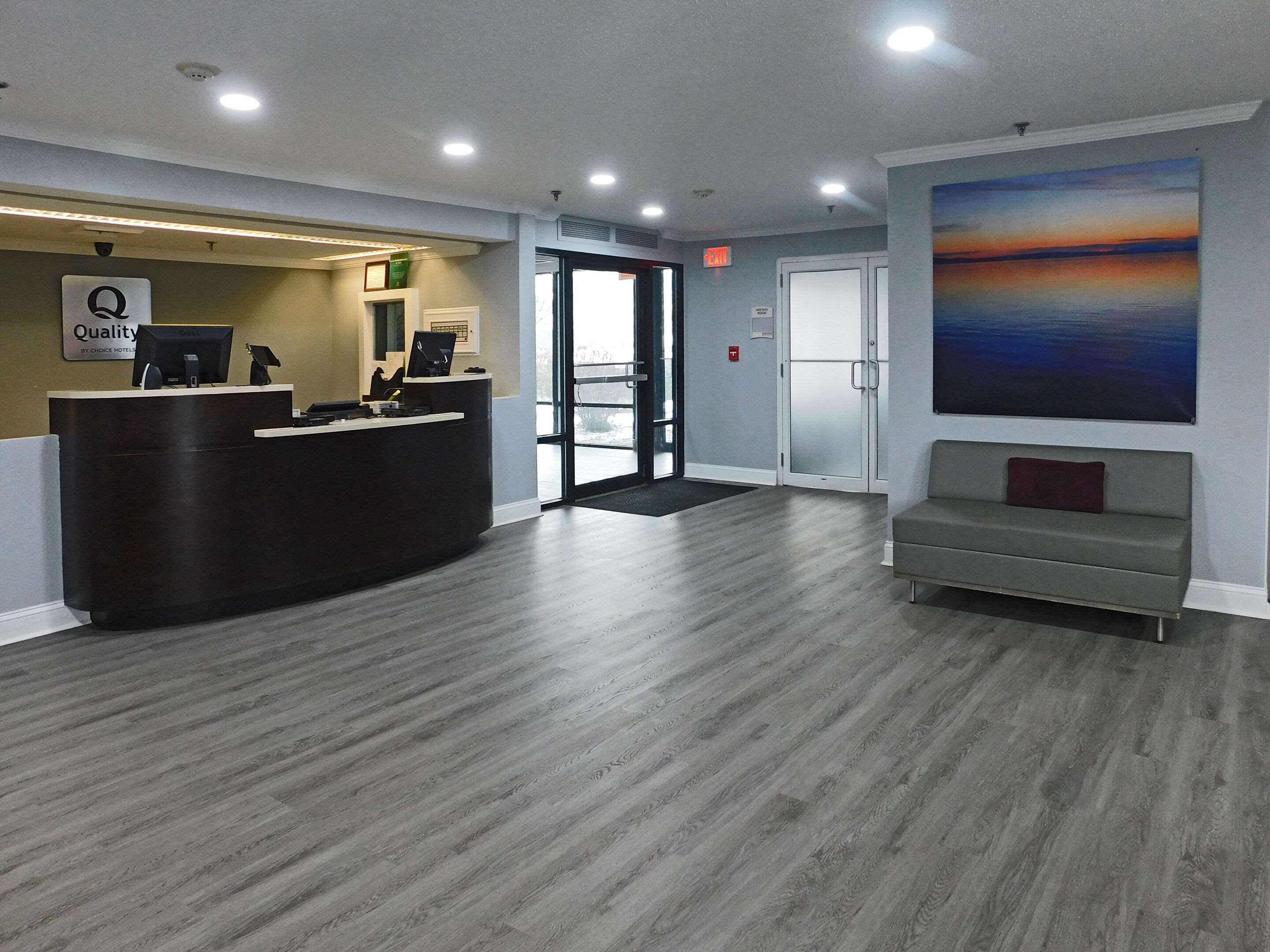 Front desk | Quality Inn Colchester - Burlington