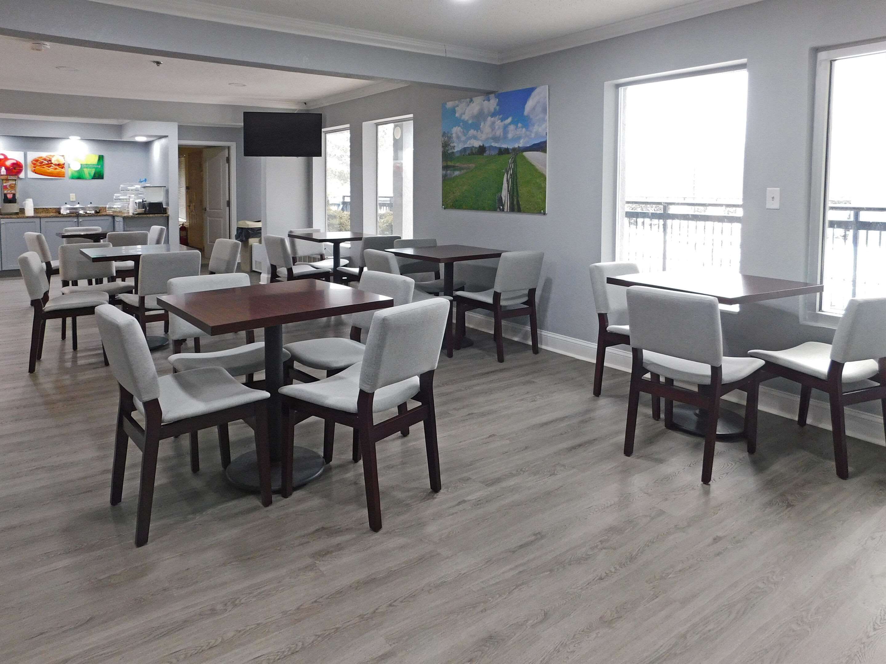 Breakfast area | Quality Inn Colchester - Burlington