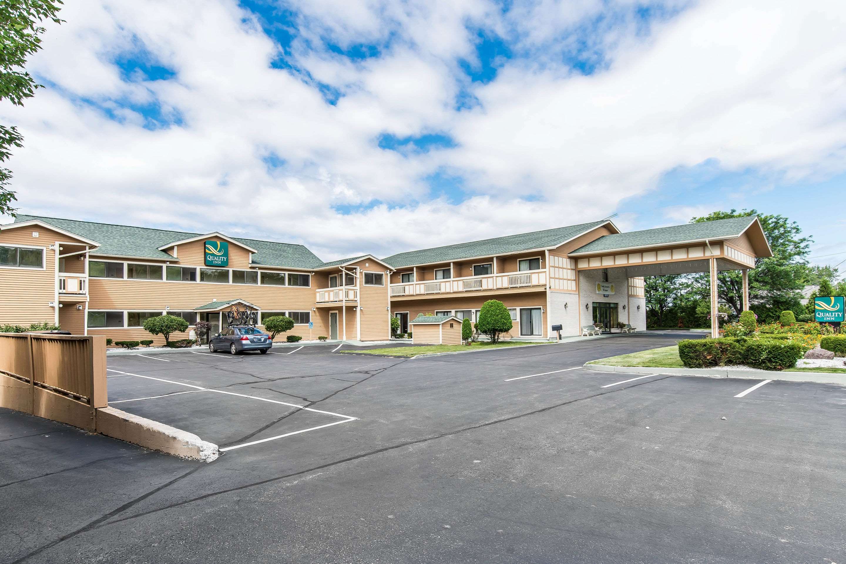 Hotel exterior | Quality Inn Shelburne - Burlington