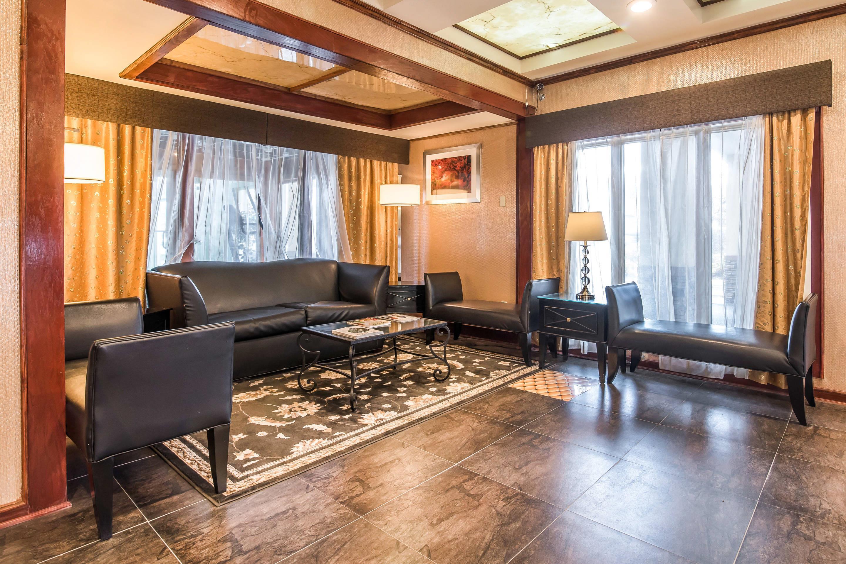 Hotel lobby | Quality Inn Rutland - Killington
