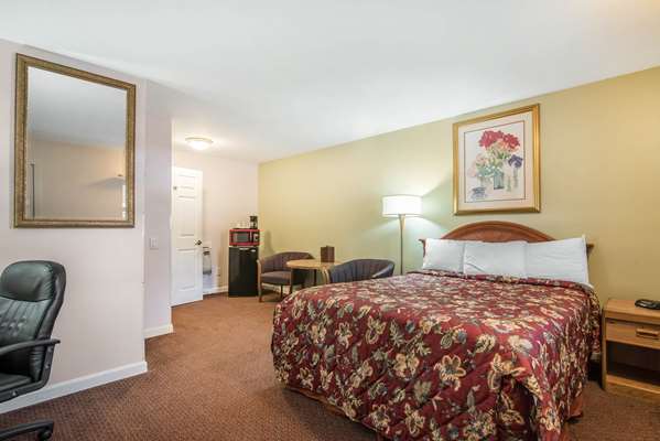  - Rodeway Inn Bellows Falls