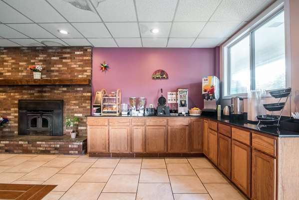 Amenities - Rodeway Inn Bellows Falls