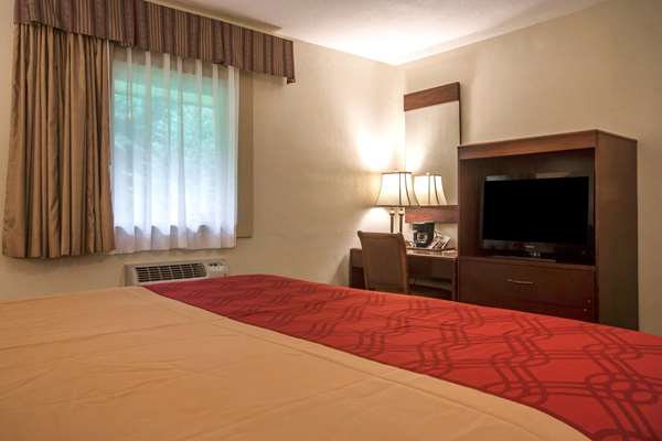  - Econo Lodge Manchester