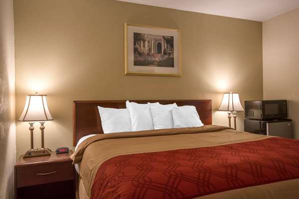  - Econo Lodge Manchester