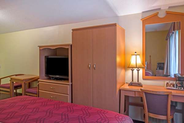  - Econo Lodge Manchester