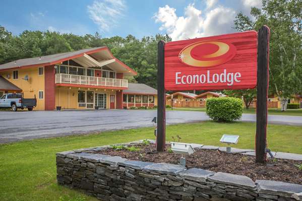 Exterior view - Econo Lodge Manchester