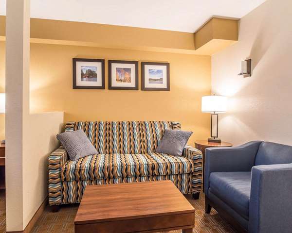 Suite - Comfort Inn & Suites Brattleboro