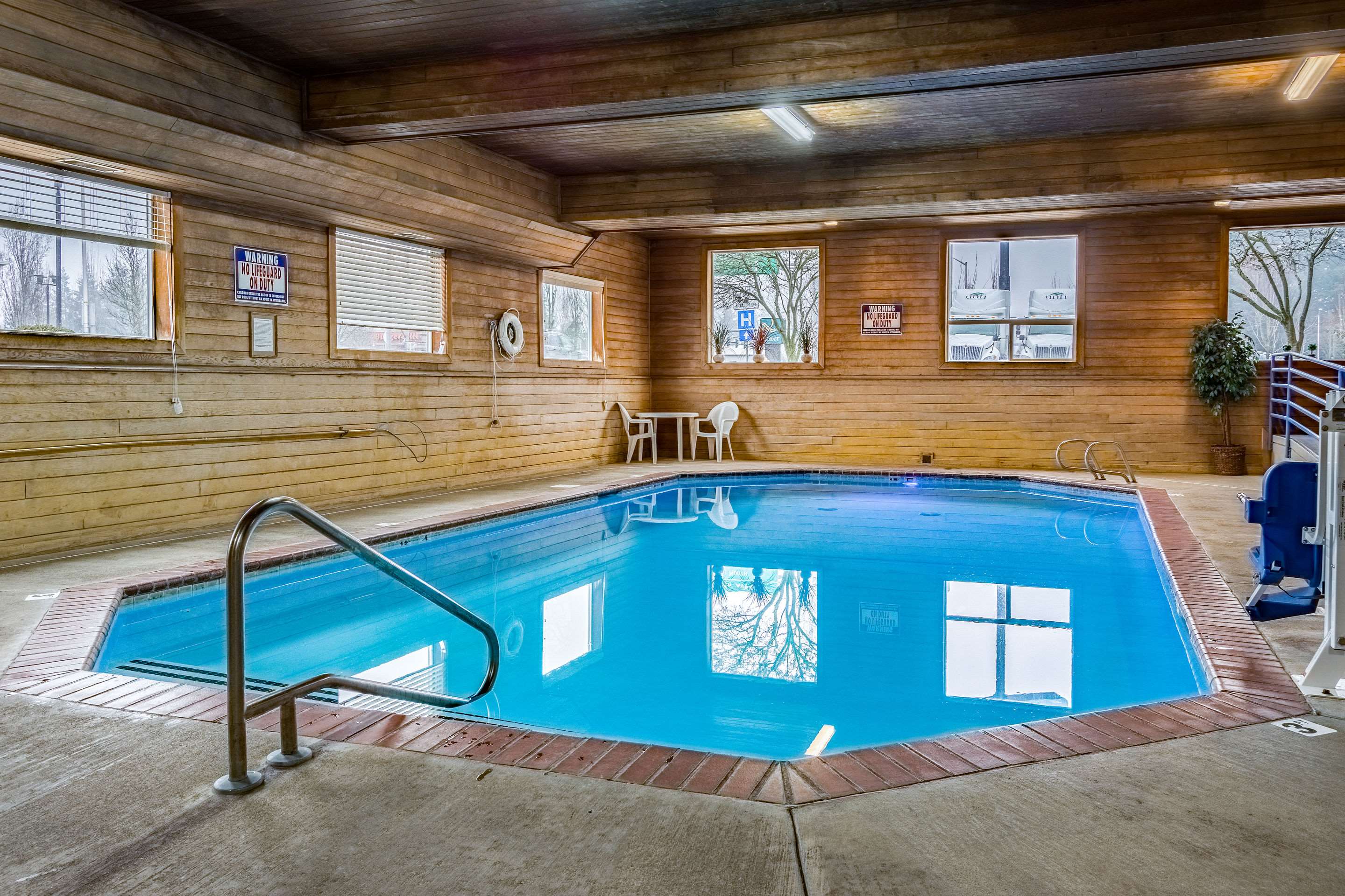 Indoor pool | Quality Inn & Suites Vancouver North