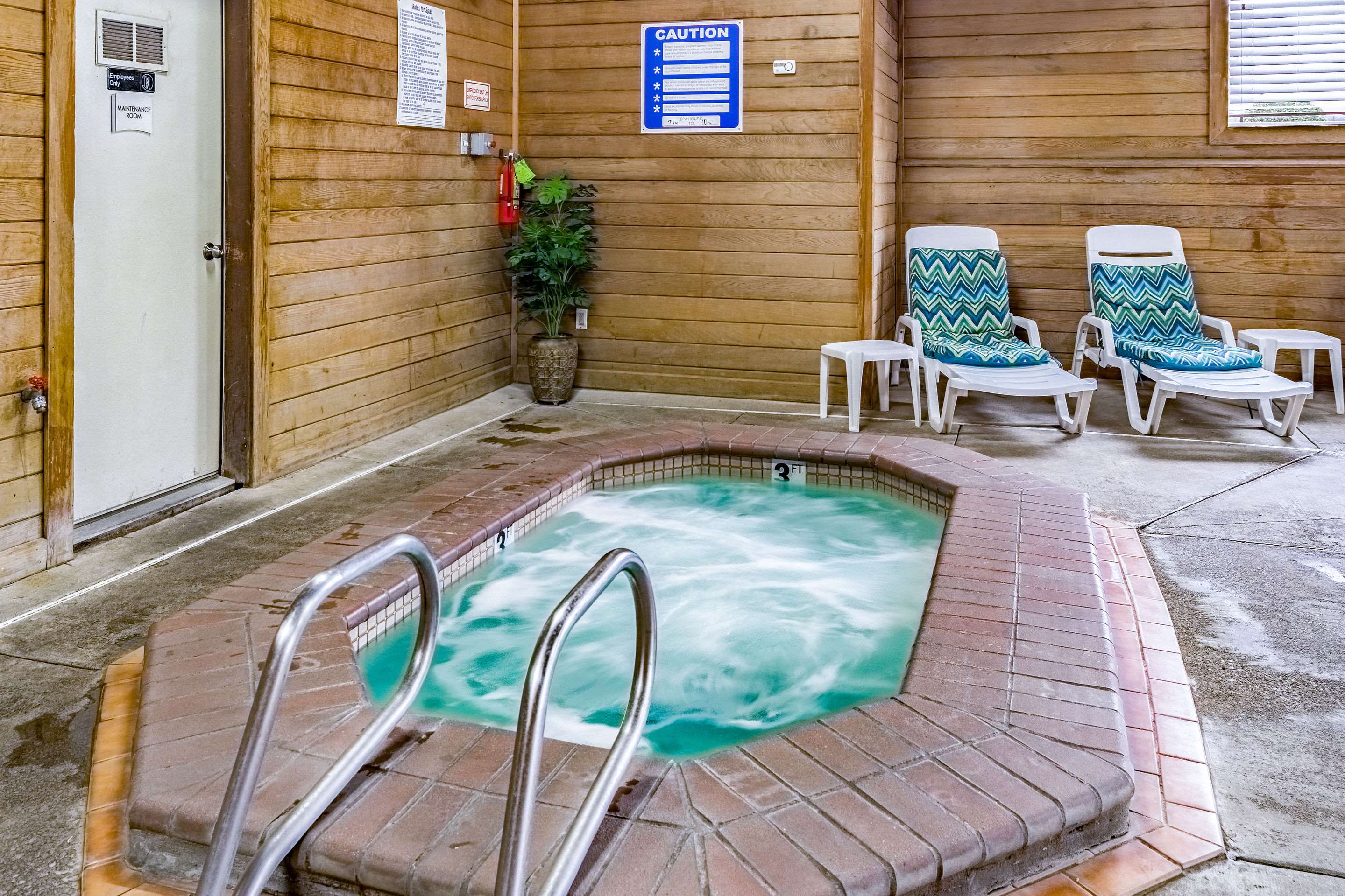 Relax in the hot tub | Quality Inn & Suites Vancouver North