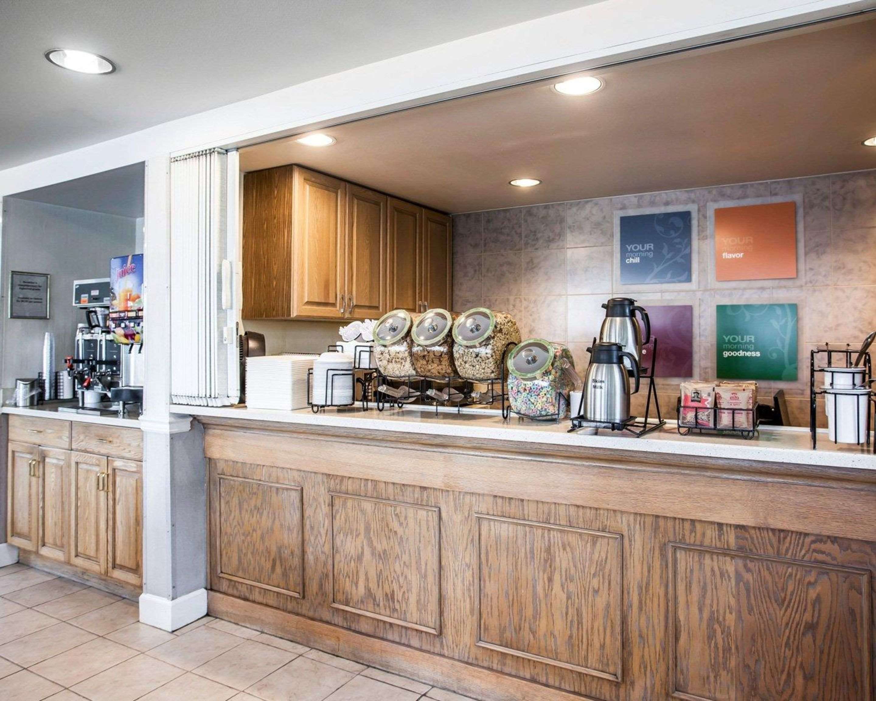 Breakfast bar | Comfort Inn Bellingham