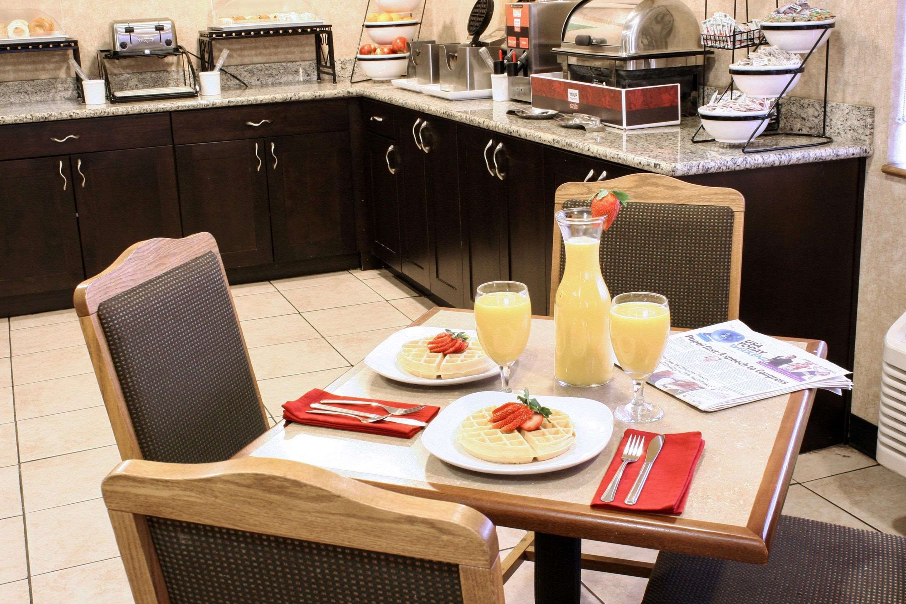 Free breakfast with waffles | Comfort Inn Ellensburg