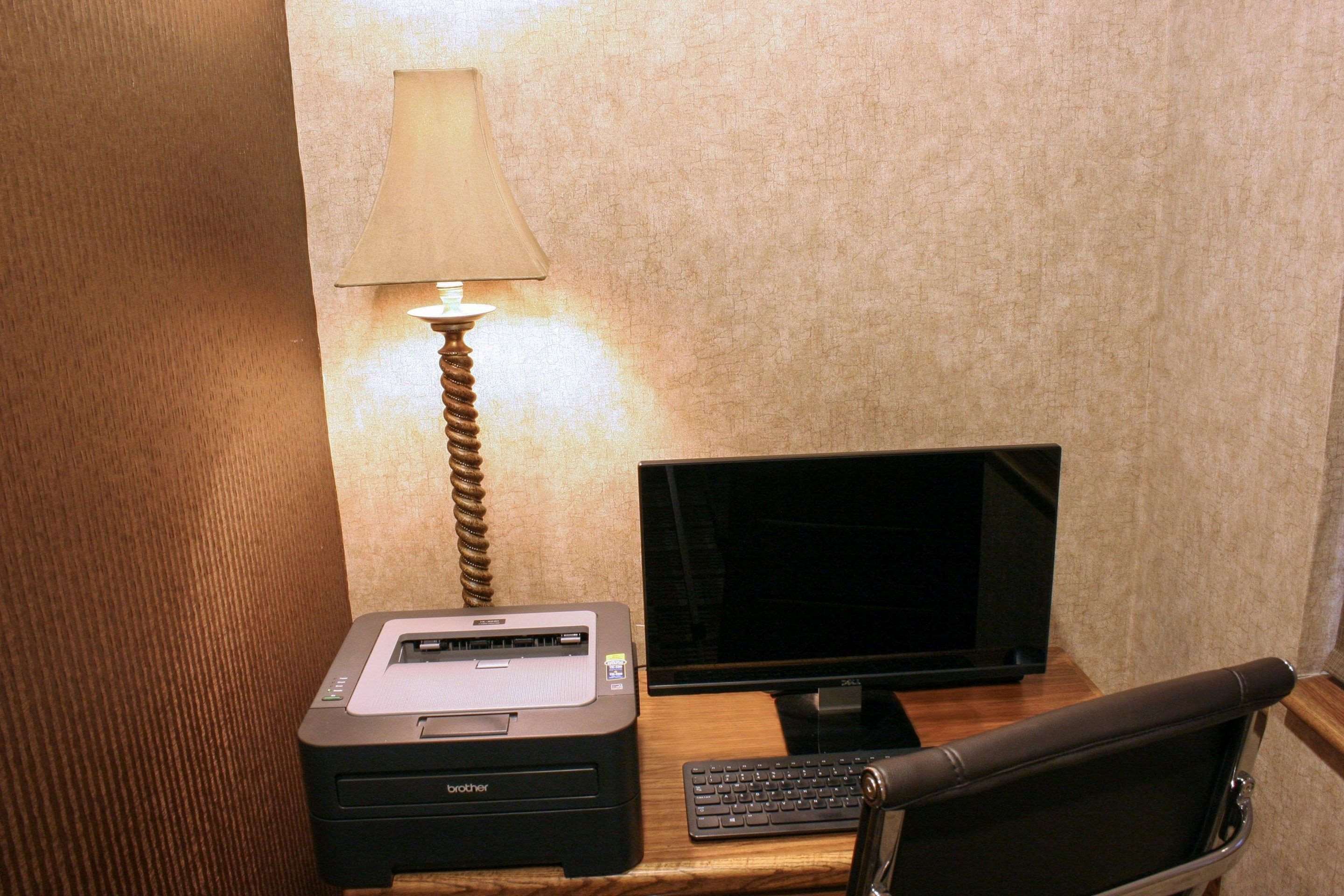 Business center with free wireless Internet access | Comfort Inn Ellensburg