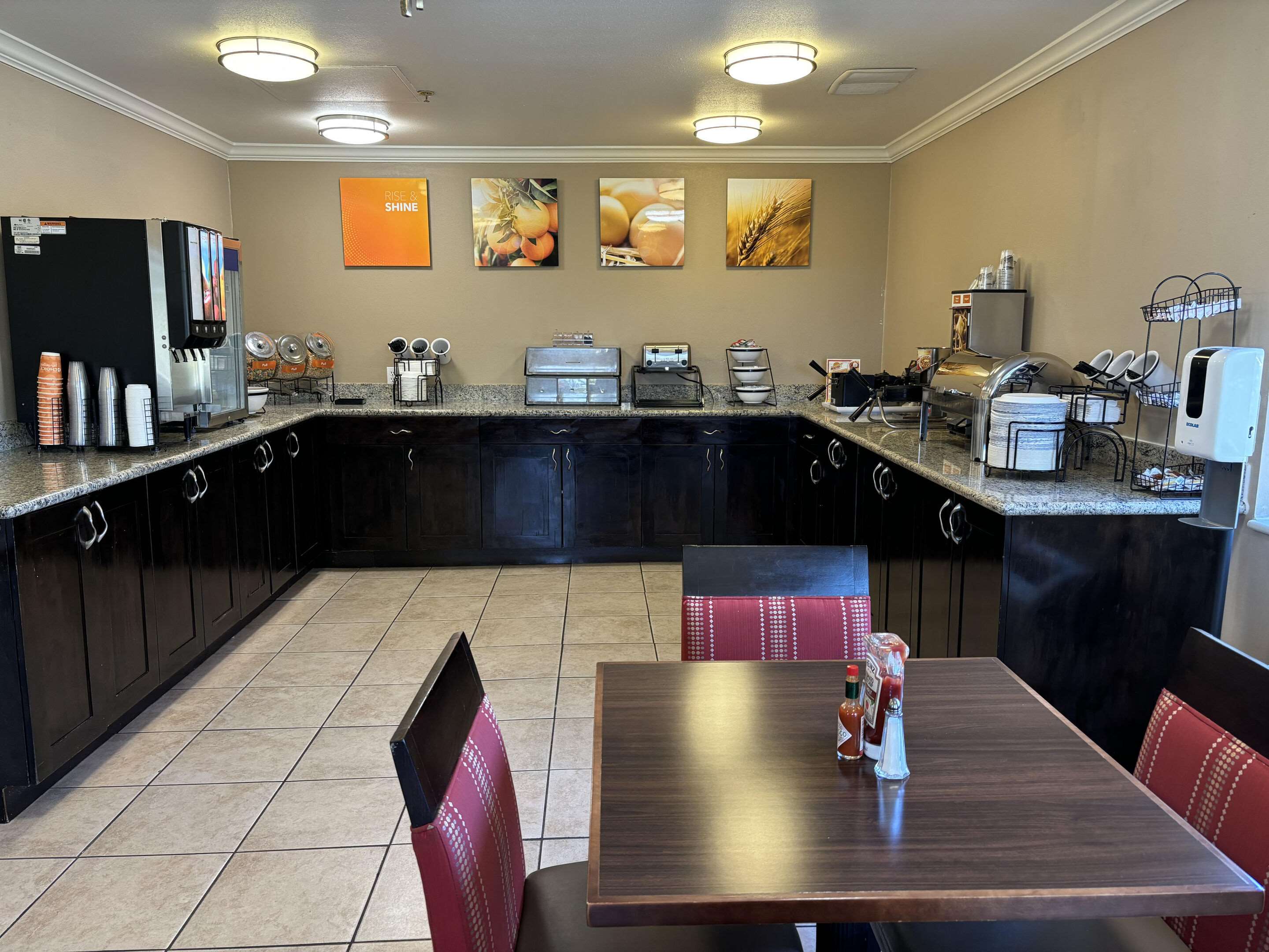 Breakfast area | Comfort Inn Ellensburg