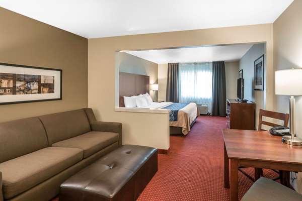 Suite - Comfort Inn Lacey - I-5, Exit 109