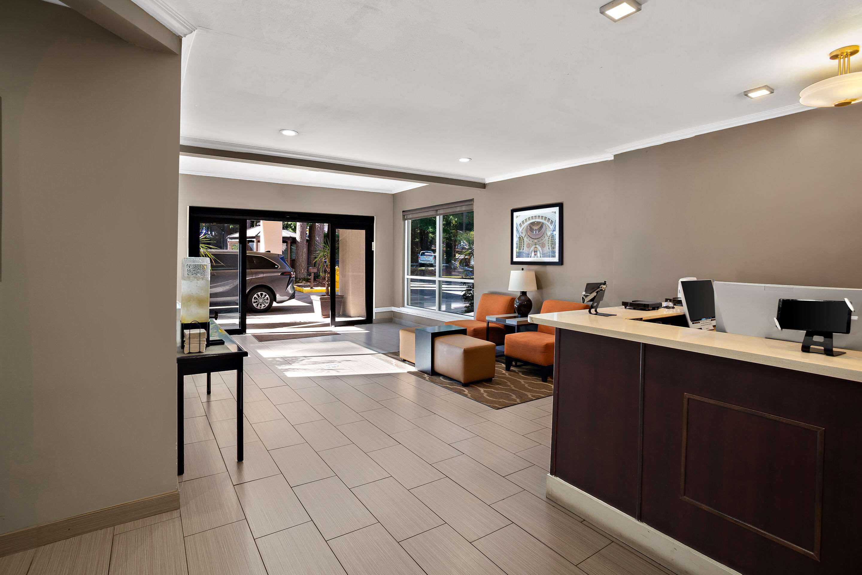 Front desk | Comfort Inn Lacey - Olympia