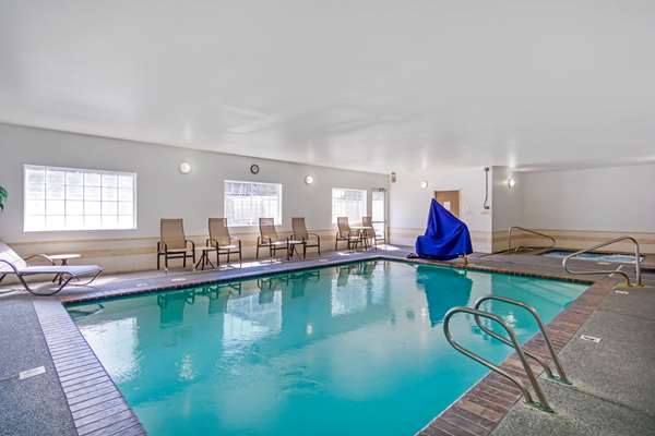 Pool - Comfort Inn Auburn