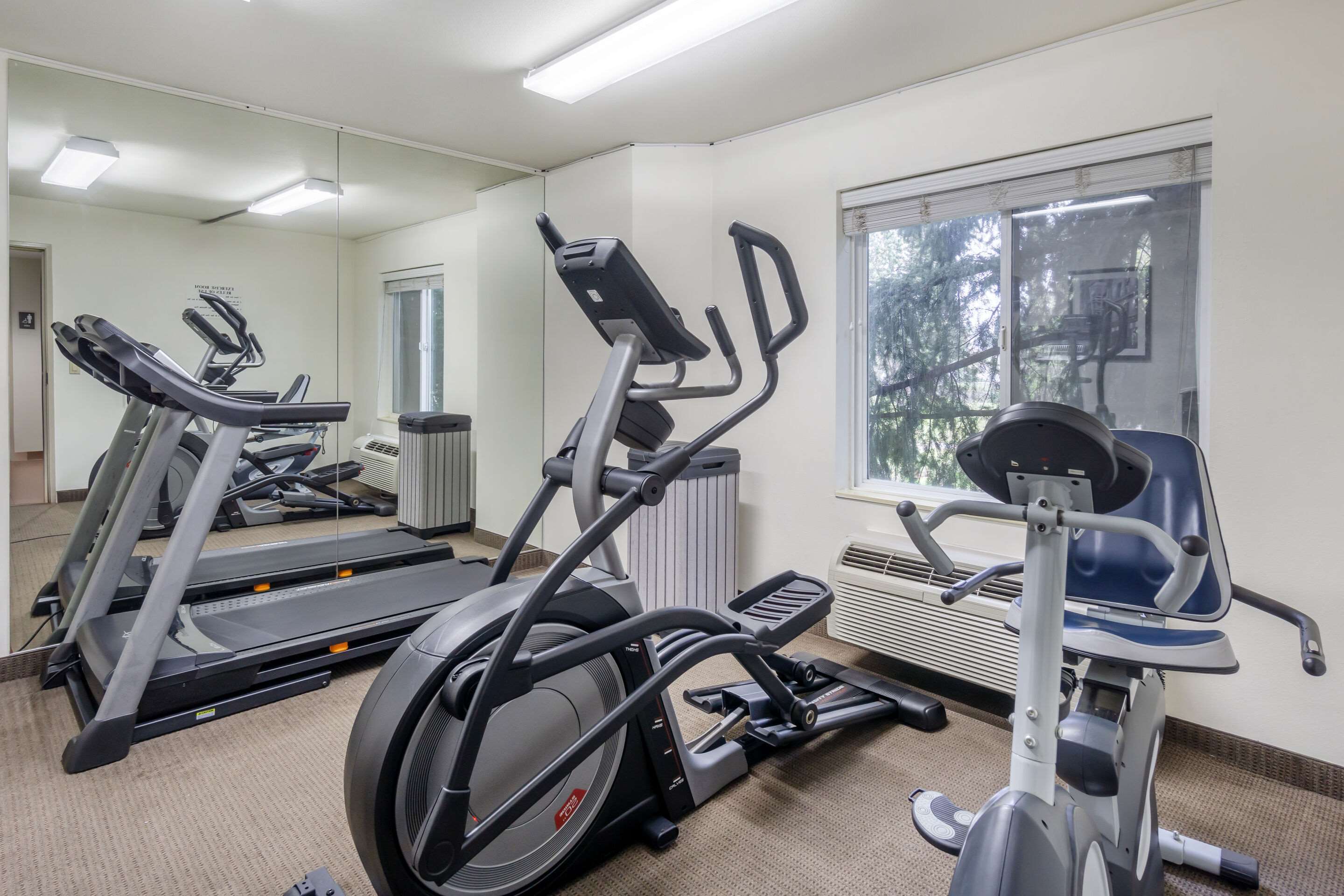 Exercise room | Sleep Inn SeaTac