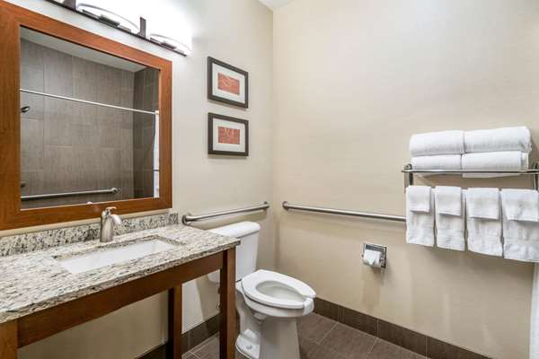 Suite - Comfort Suites Yakima