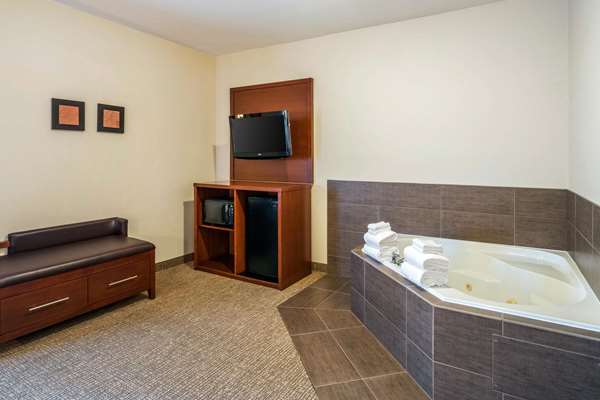  - Comfort Suites Yakima