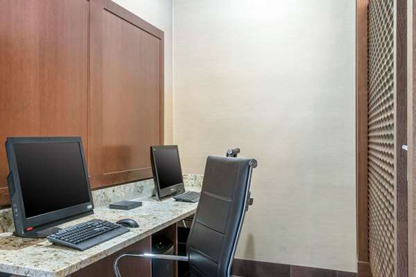 Conference Area - Comfort Suites Yakima