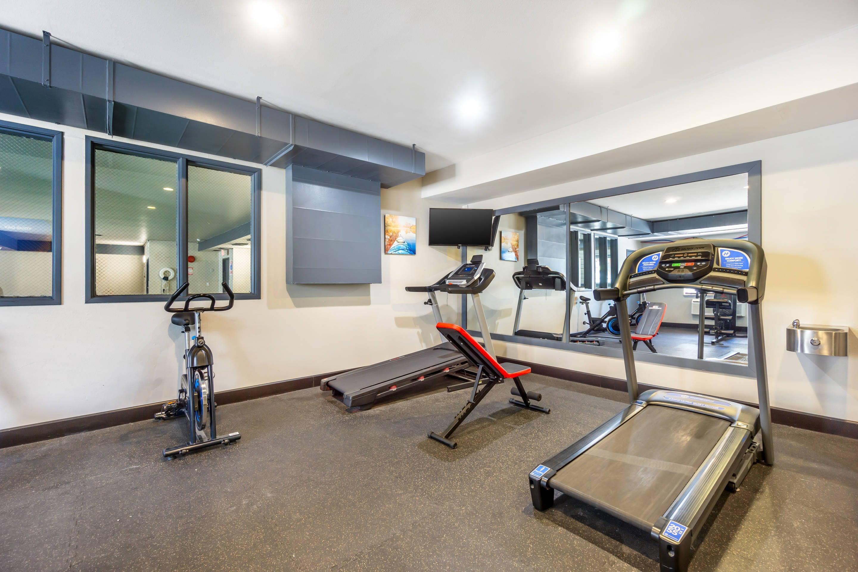 Exercise room | Comfort Inn Federal Way - Seattle