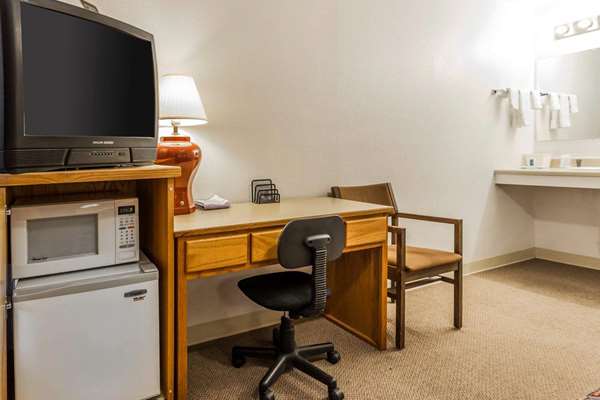  - Rodeway Inn & Suites Omak