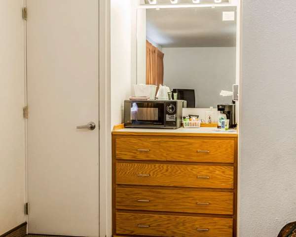  - Rodeway Inn & Suites Omak