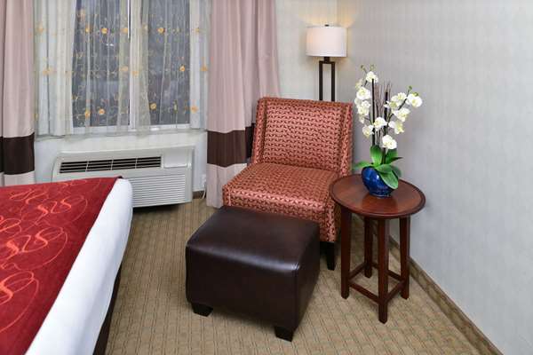  - Comfort Suites Tukwila - I-405, Exit 1