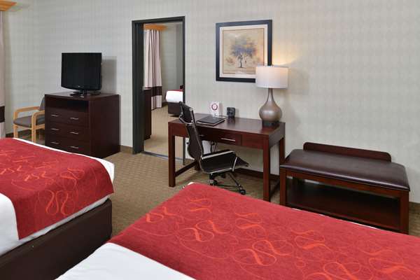  - Comfort Suites Tukwila - I-405, Exit 1