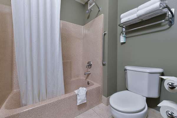  - Comfort Suites Tukwila - I-405, Exit 1