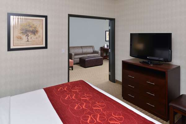  - Comfort Suites Tukwila - I-405, Exit 1