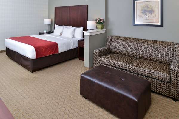  - Comfort Suites Tukwila - I-405, Exit 1