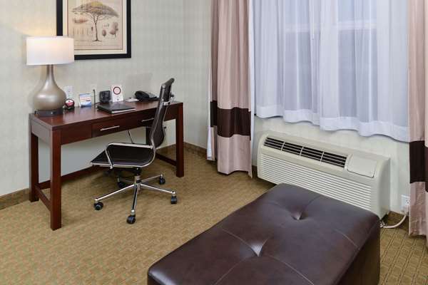  - Comfort Suites Tukwila - I-405, Exit 1
