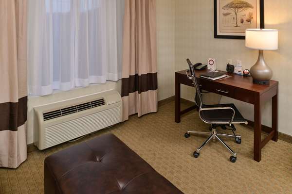  - Comfort Suites Tukwila - I-405, Exit 1