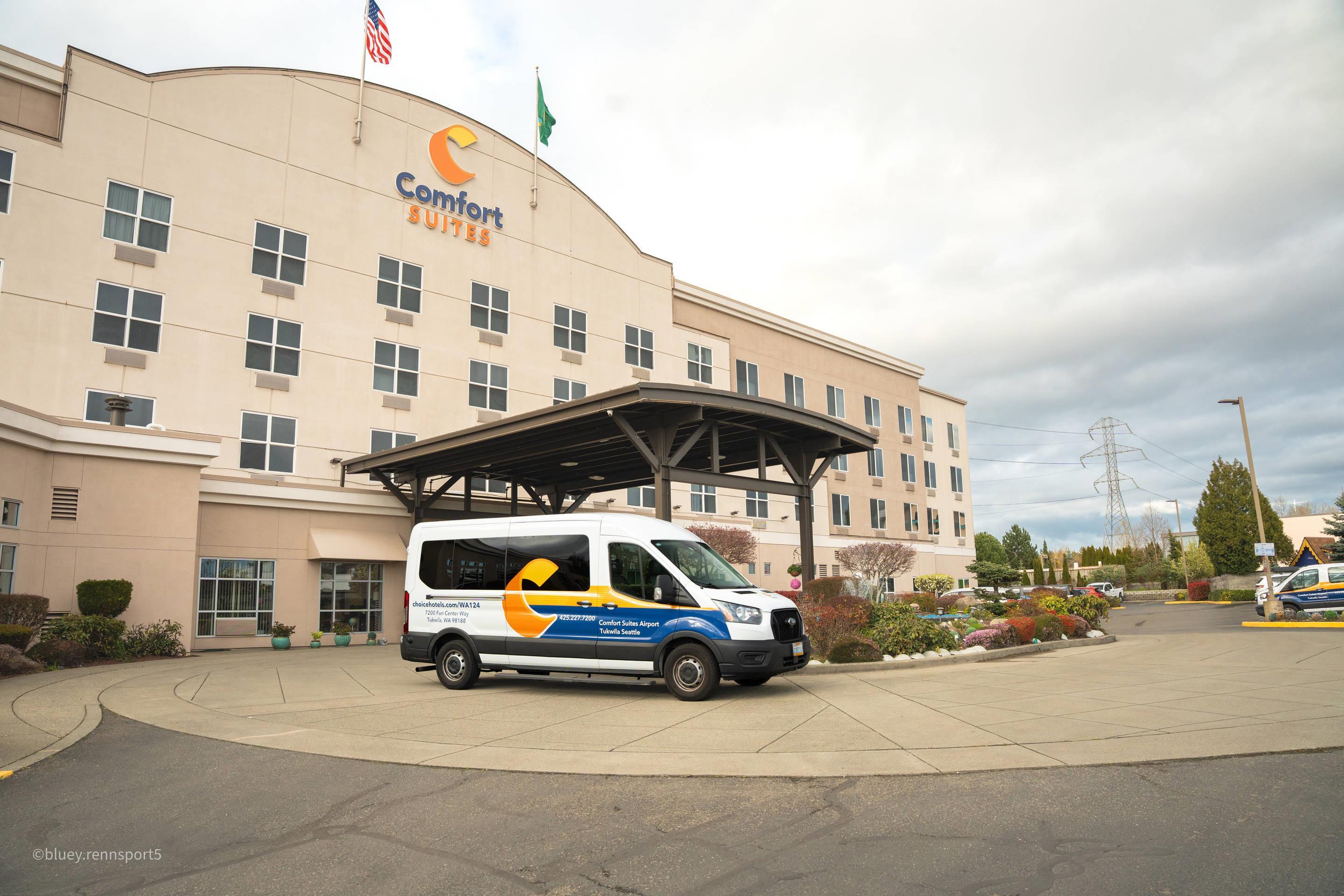 Shuttle service | Comfort Suites Airport Tukwila Seattle