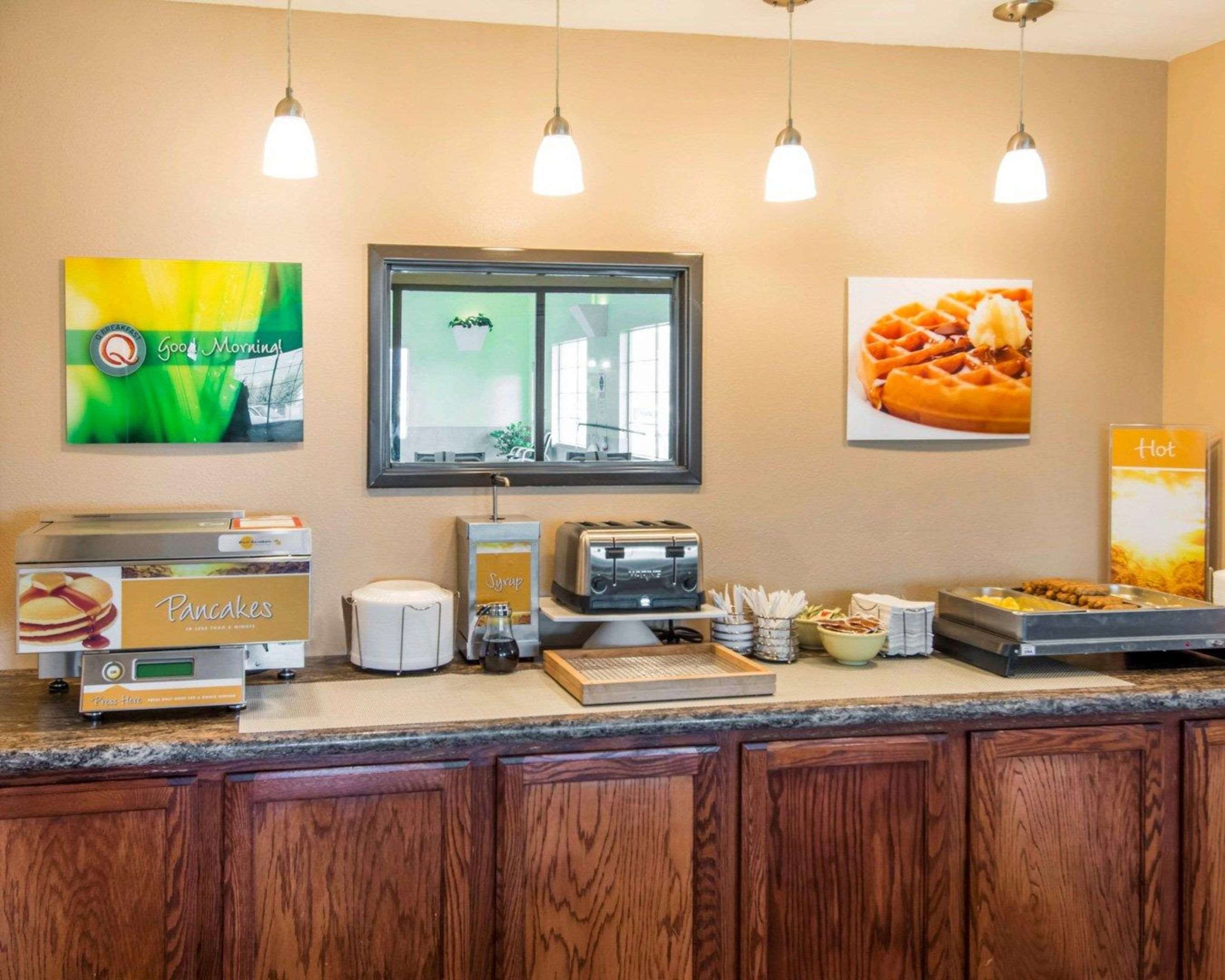 Free hot breakfast