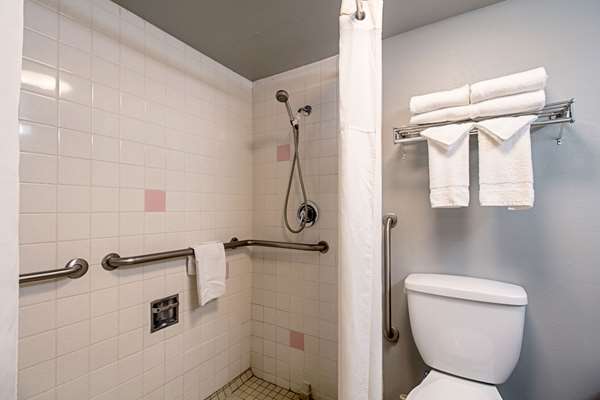  - Quality Inn Olympia - I-5, Exit 105