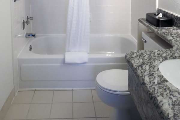 Suite - Quality Inn & Suites Everett - I-5, Exit 186
