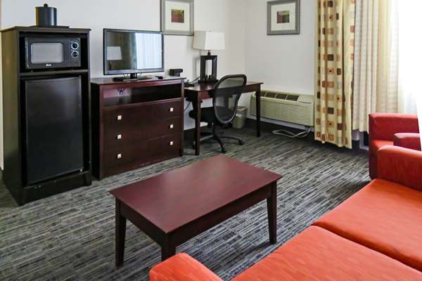 Suite - Quality Inn & Suites Everett - I-5, Exit 186