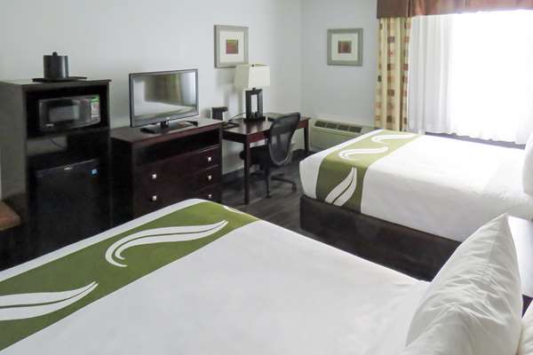  - Quality Inn & Suites Everett - I-5, Exit 186