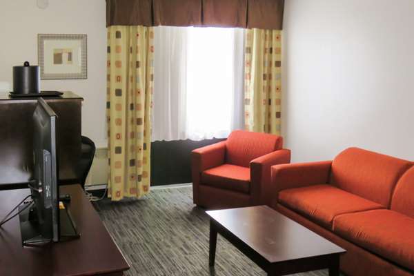Suite - Quality Inn & Suites Everett - I-5, Exit 186