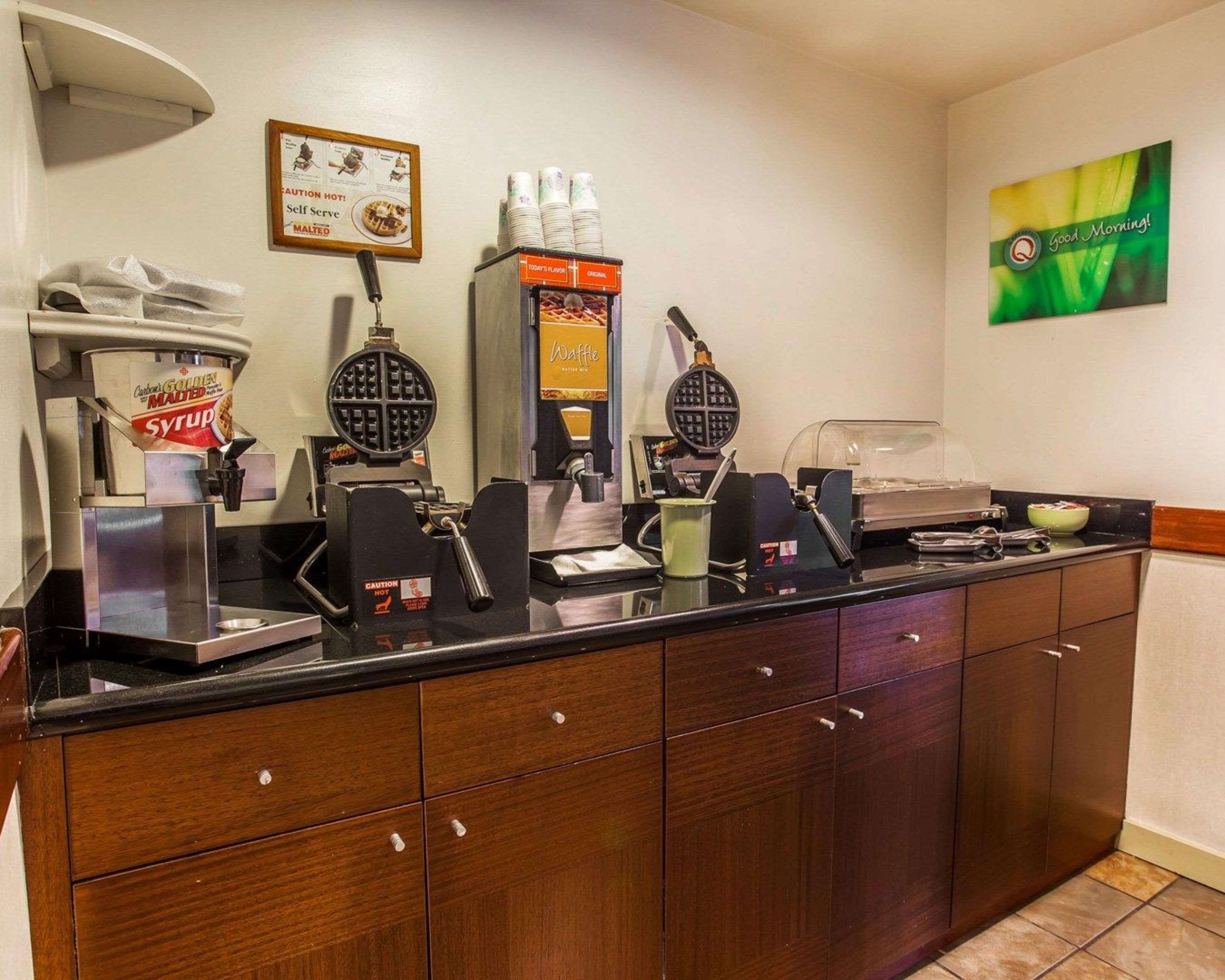 Breakfast counter | Quality Inn & Suites Everett